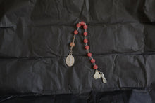 Load image into Gallery viewer, Sant&#39;Agata Pocket Rosary - Saint Agatha Tenner
