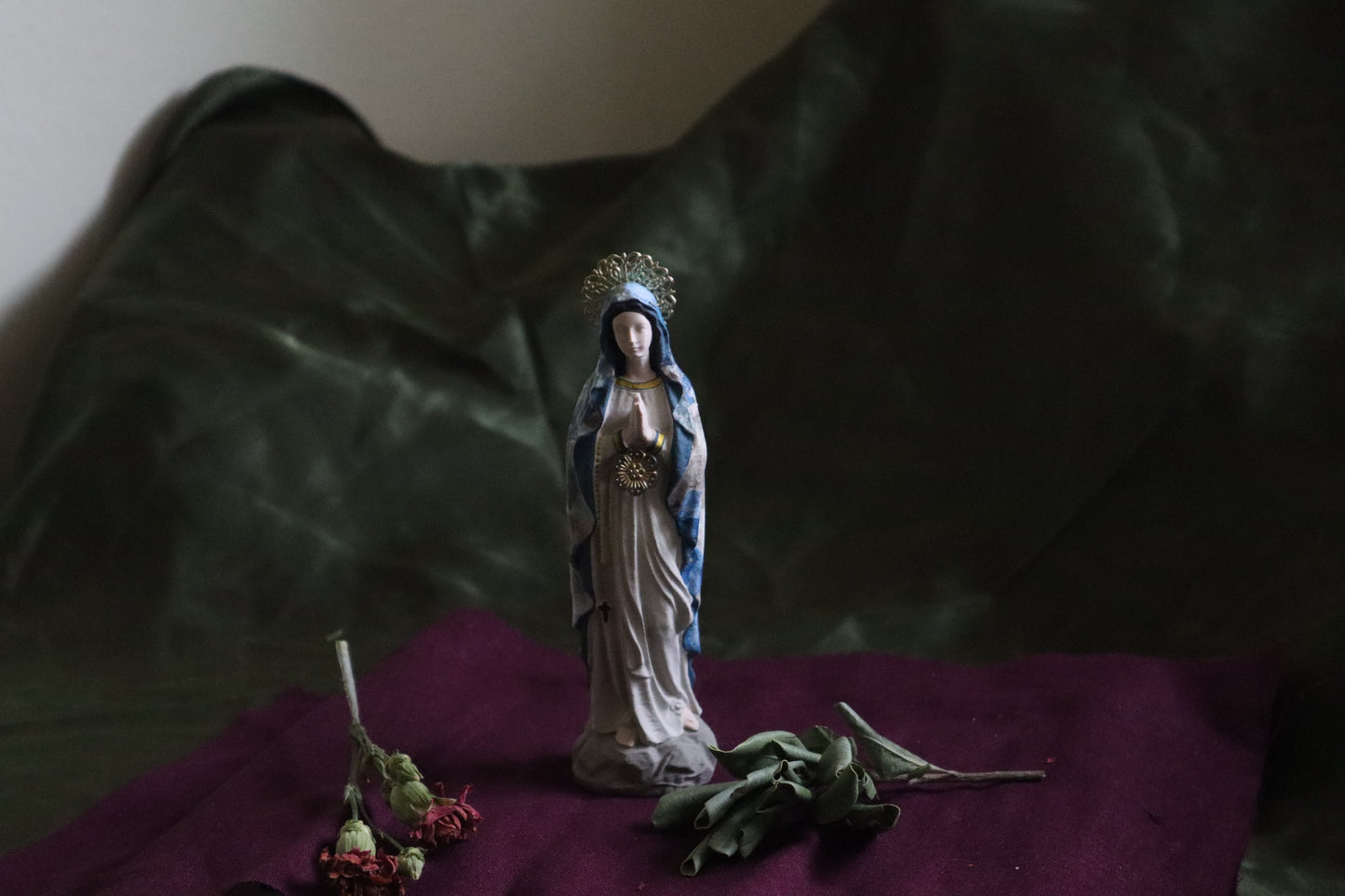 Periwinkle Folk Mary Statuette