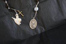 Load image into Gallery viewer, Mater Dolorosa Pocket Rosary - Our Lady of Sorrows Tenner
